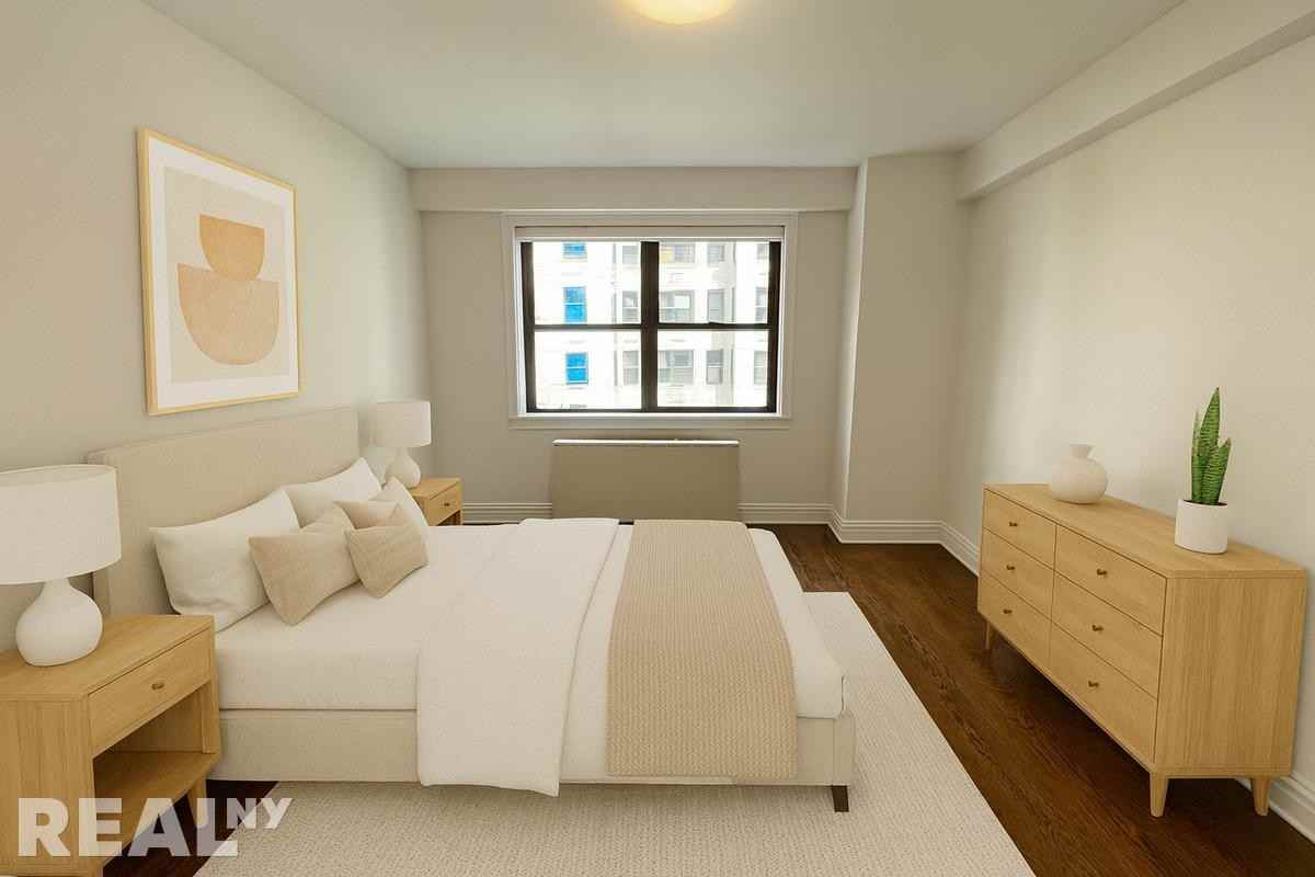 E 89th St #6P - Photo 2 of 6