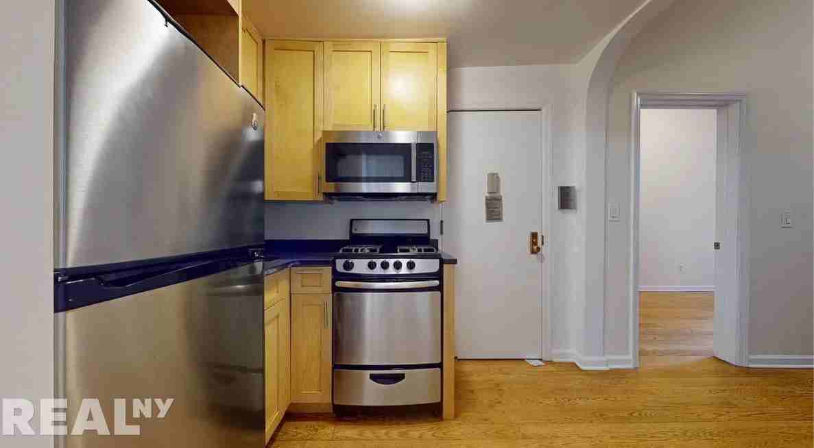 54 W 56th St #4A - Photo 5 of 6