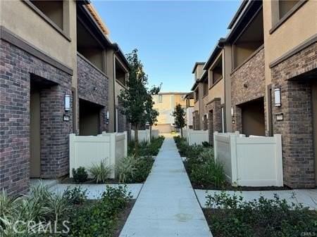 1577 Stratus Dr - Photo 3 of 29