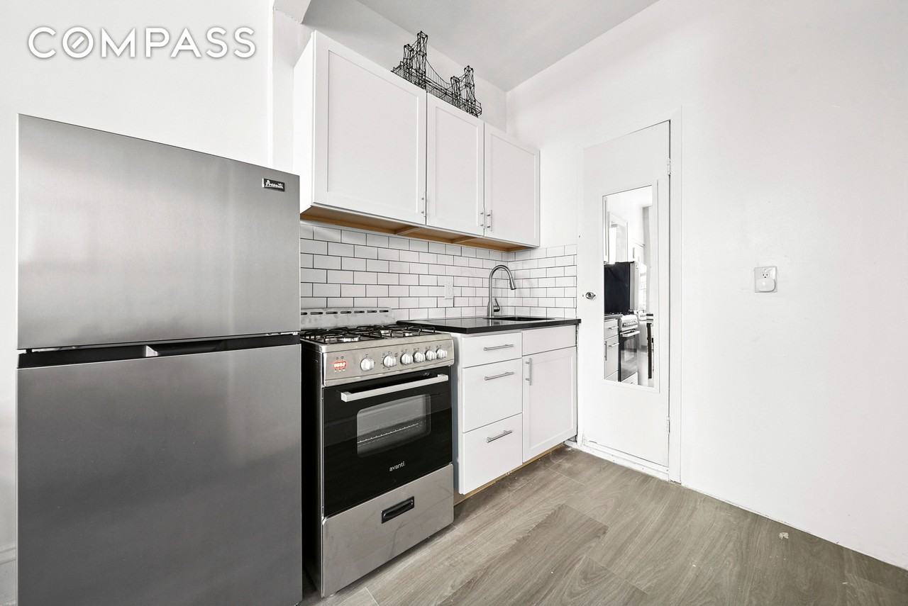 203 West 20th Street #2E - Photo 2 of 3