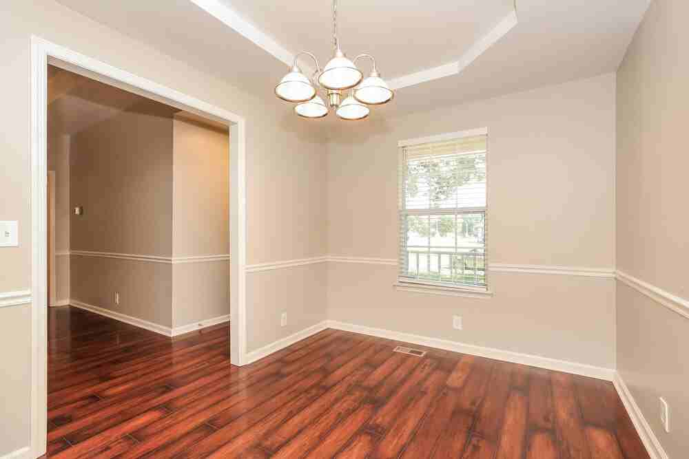 1002 Esquire Ct - Photo 6 of 16