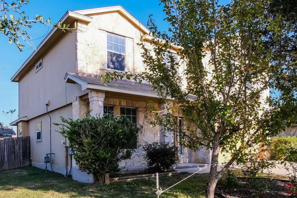 233 Waterloo Dr - Photo 4 of 17