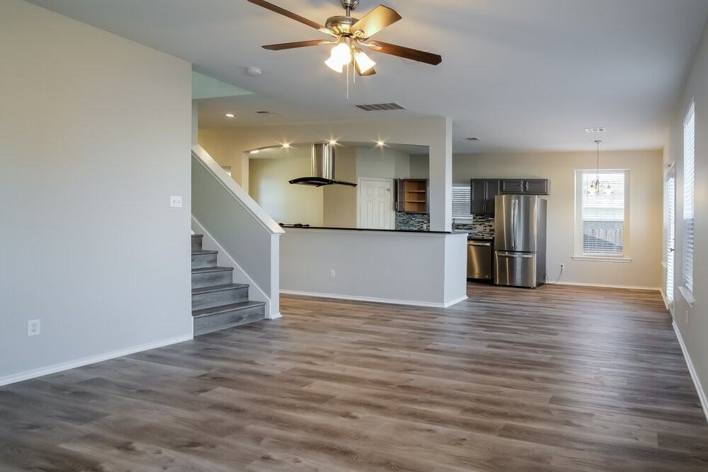 233 Waterloo Dr - Photo 6 of 17