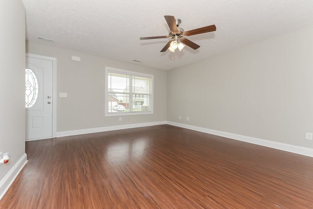 1028 Tammy Sue Ln - Photo 4 of 16