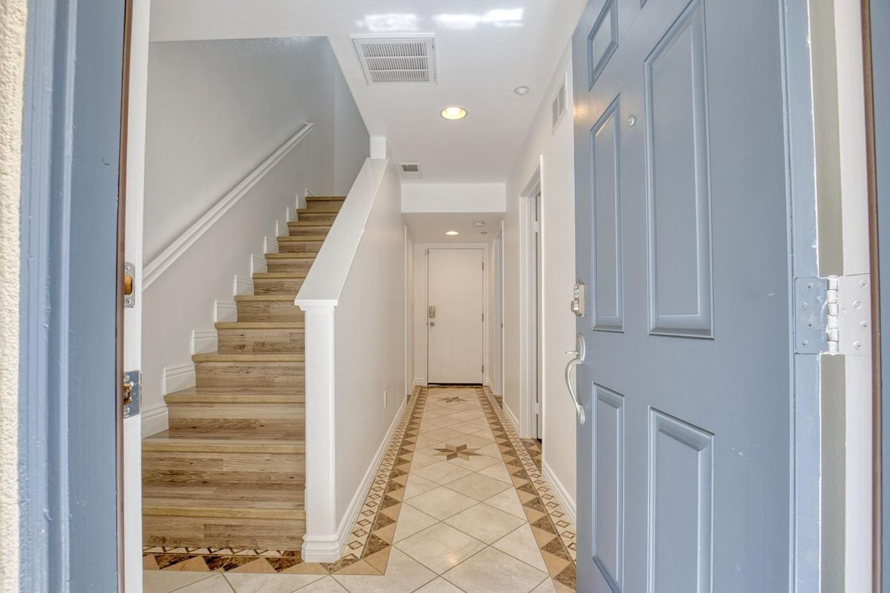 2706 Black Locust Ct - Photo 6 of 11