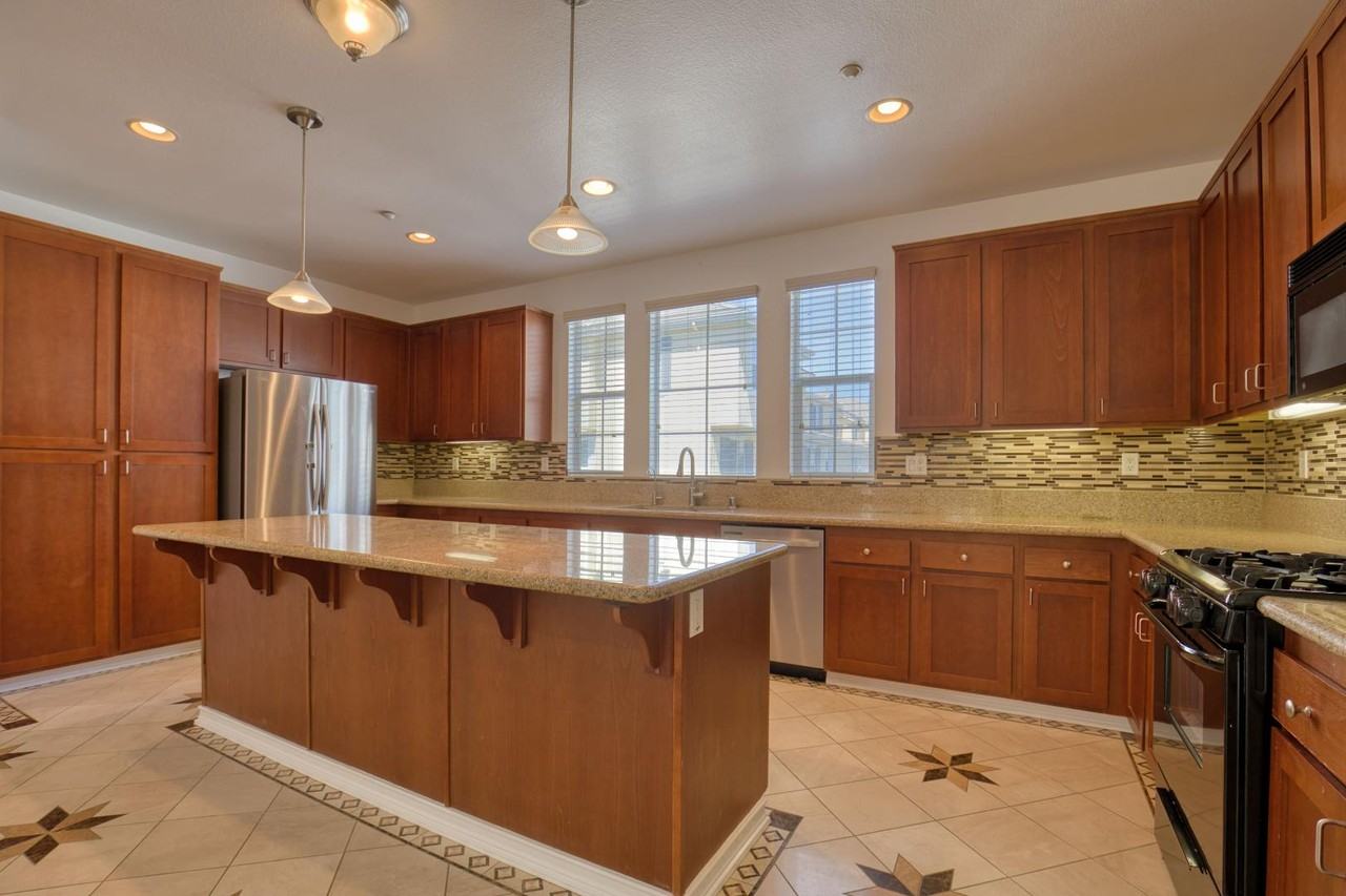 2706 Black Locust Ct - Photo 5 of 11