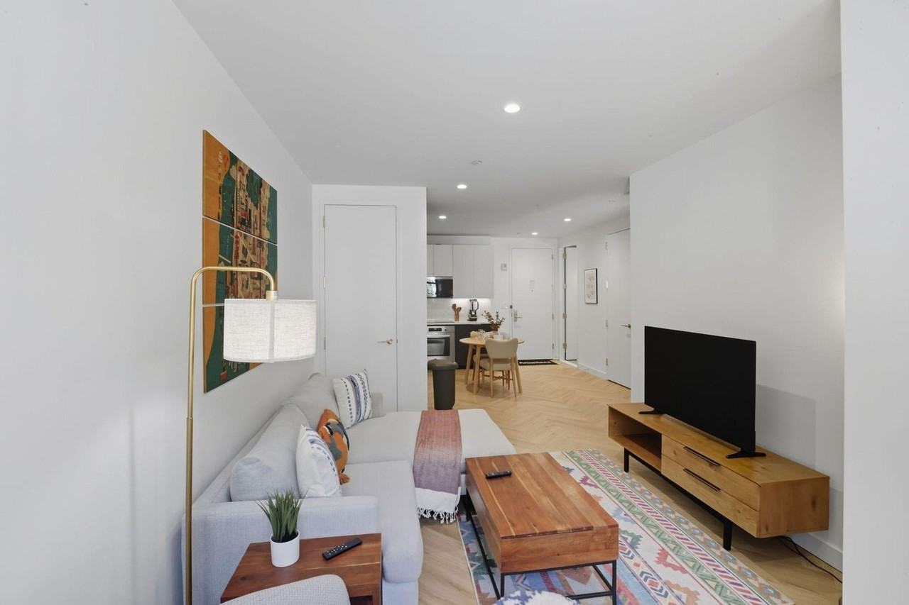 980 6th Avenue - Photo 4 of 59