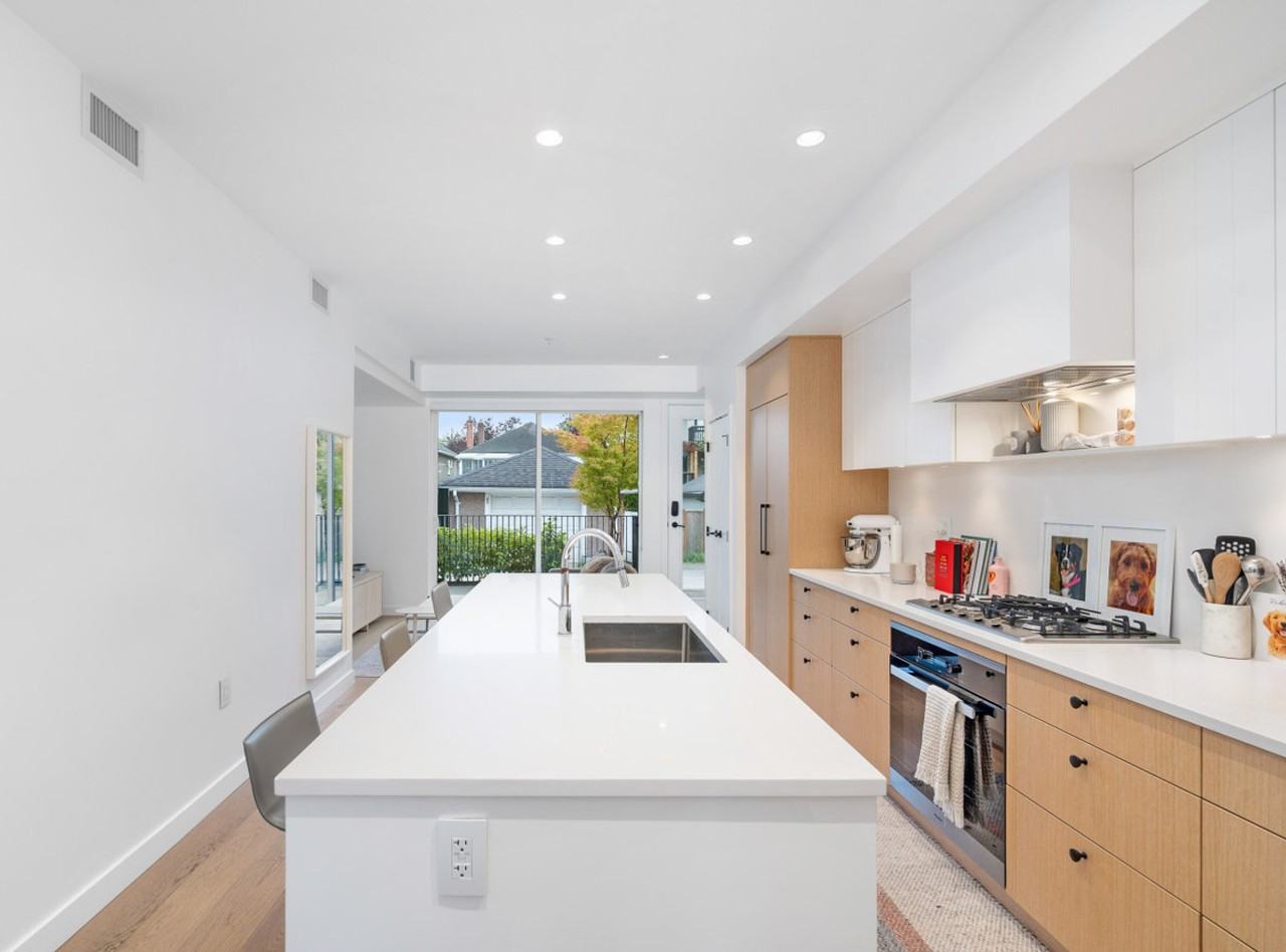 90 West King Edward Ave #1281083P - Photo 7 of 22