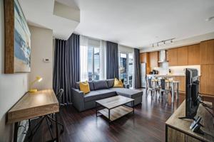 featured image of 320 Front St W