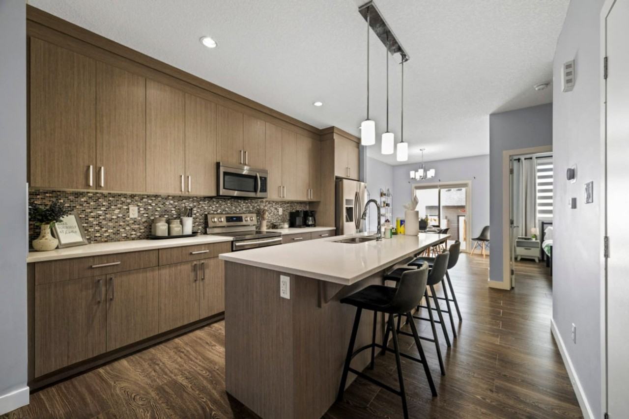 10749 92 St Nw #1308635P - Photo 6 of 50