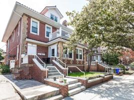 featured image of 148 West Walnut Street #Upper