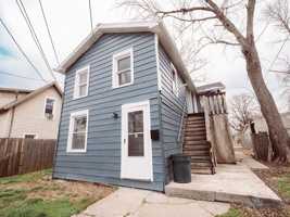 featured image of 2023 Woodlawn Ave #2