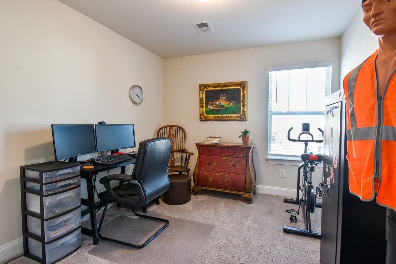 741 Prairie View Dr #1 - Photo 4 of 20