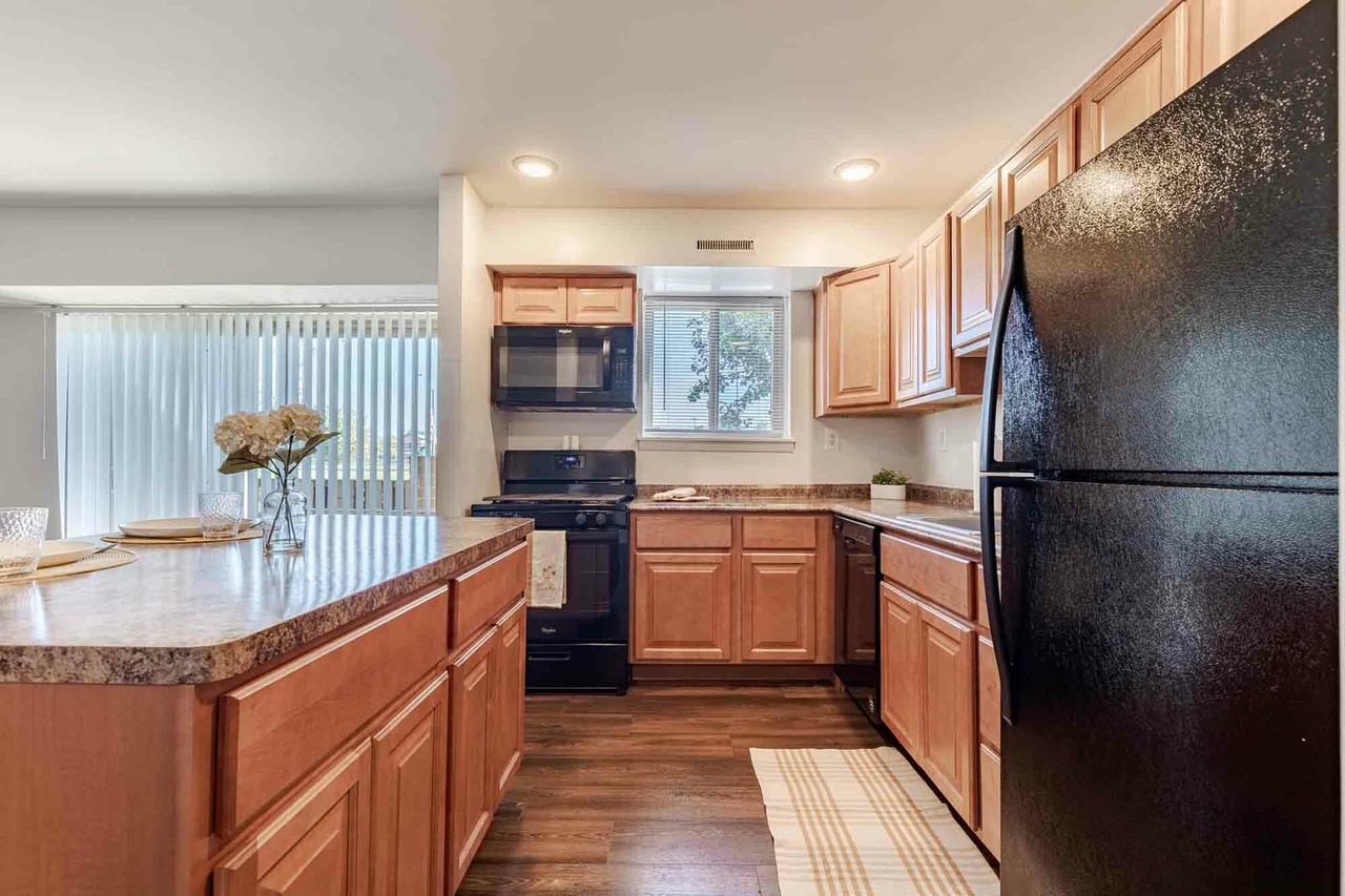 Fellowship Court - Photo 4 of 14