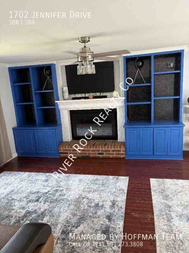 1702 Jennifer Dr - Photo 3 of 19