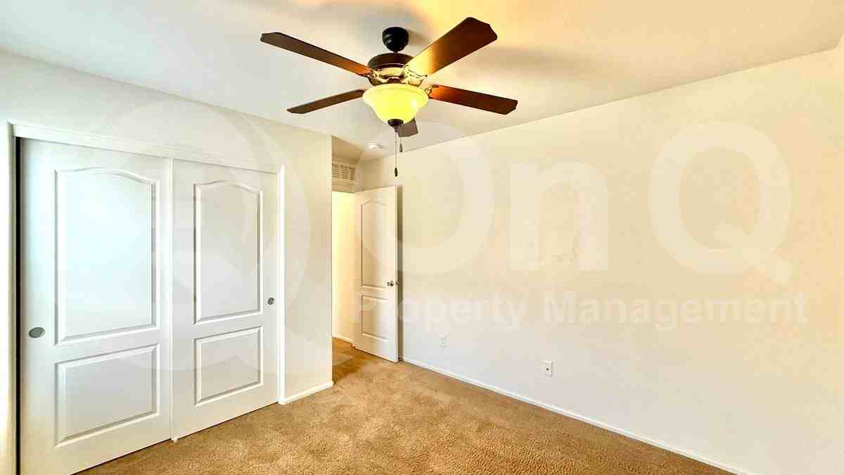 940 S Hawk Ln - Photo 7 of 10