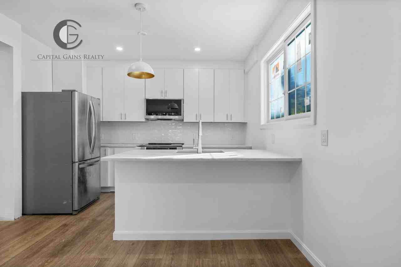 172 Lexington Avenue #1 - Photo 3 of 15