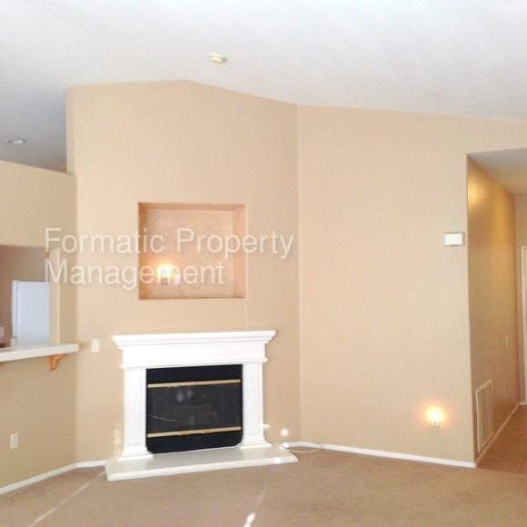 1719 Tee Time Ave - Photo 3 of 10