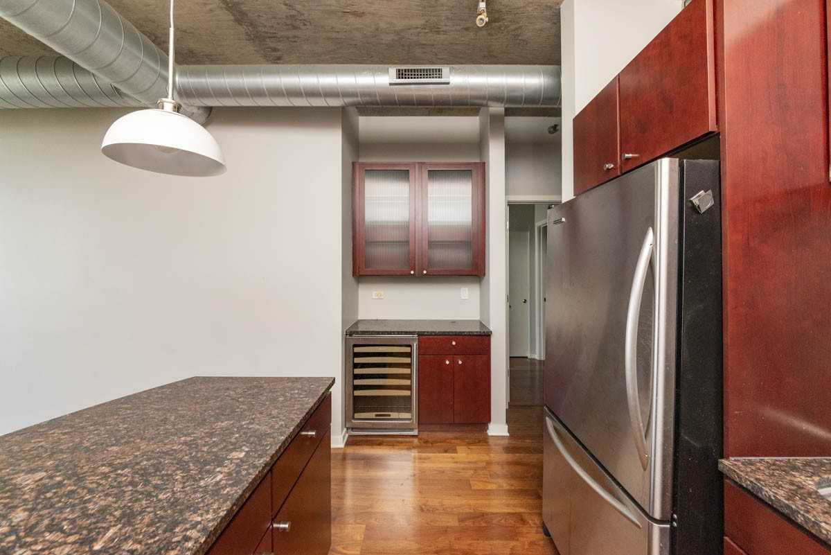 700 N Larrabee St #1902 - Photo 2 of 12