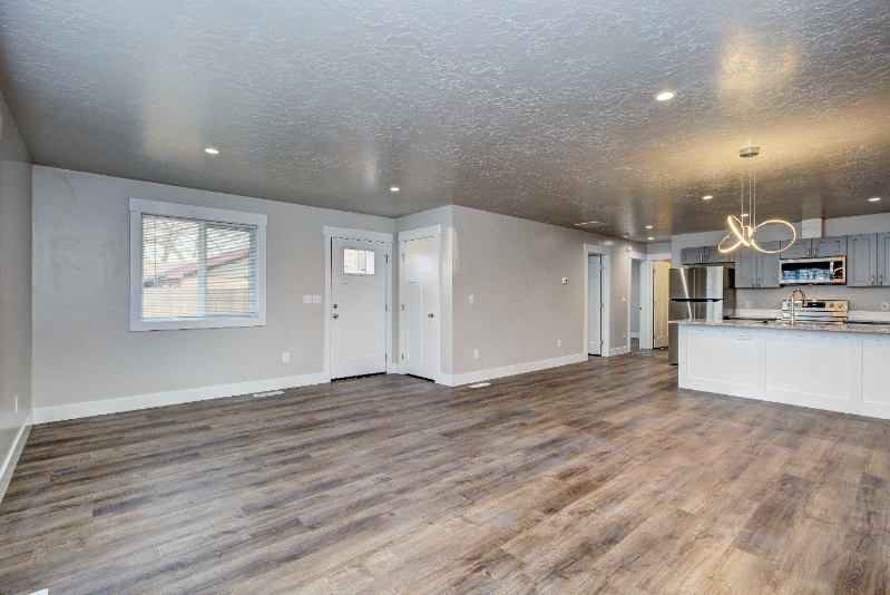 605 E Elgin St #100 - Photo 3 of 8