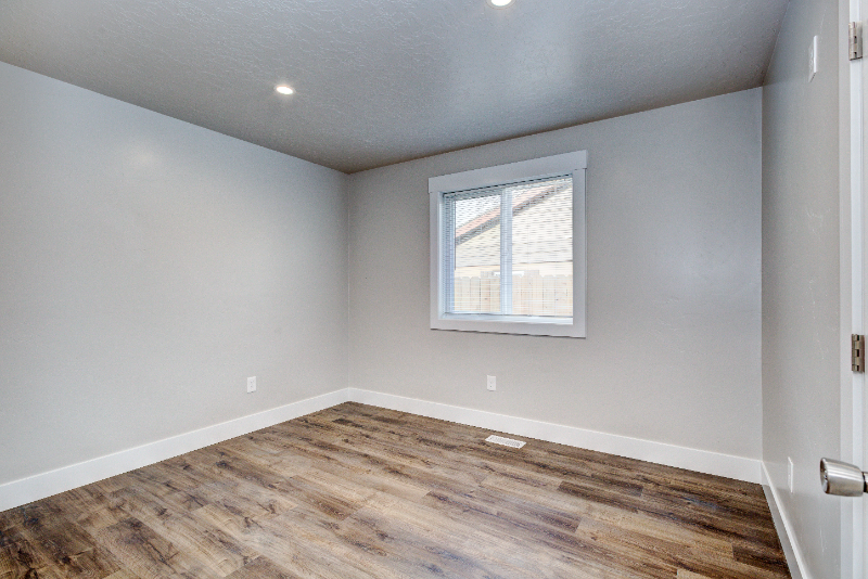 605 E Elgin St #100 - Photo 5 of 8