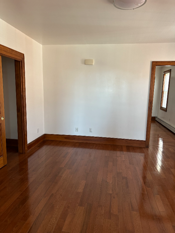 37 Lyman St - Photo 3 of 5