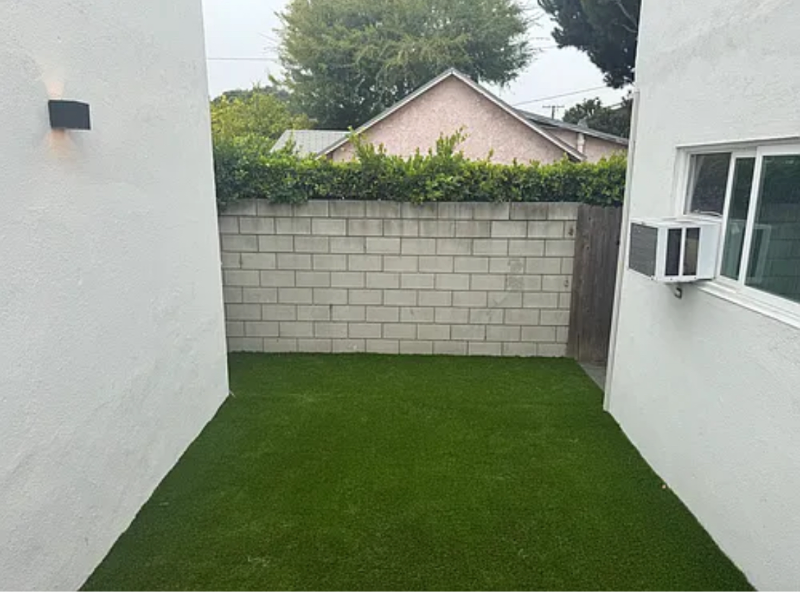 331 W Windsor Rd #5 - Photo 3 of 12