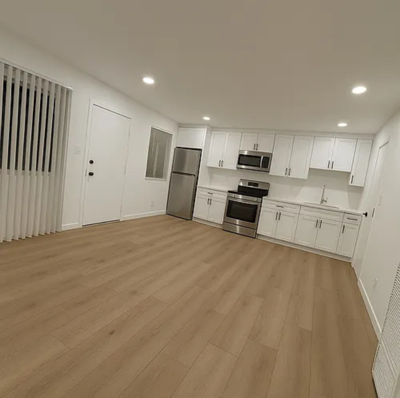 331 W Windsor Rd #5 - Photo 5 of 12