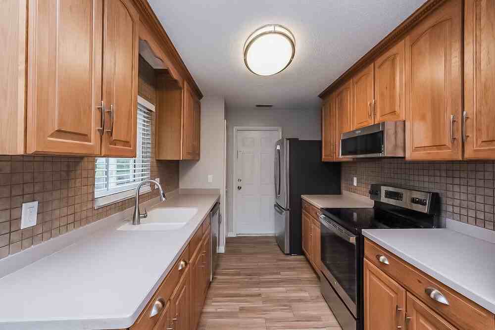 1111 Tuxford Dr - Photo 5 of 16