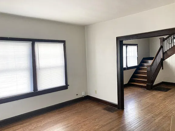 1129 N Keystone Ave #1129 - Photo 4 of 18