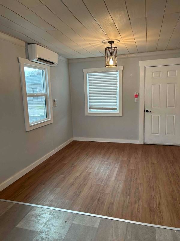 2310 S Grant Ave - Photo 5 of 18