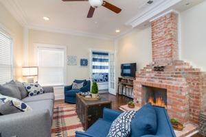 featured image of 418 E Myrtle St #1