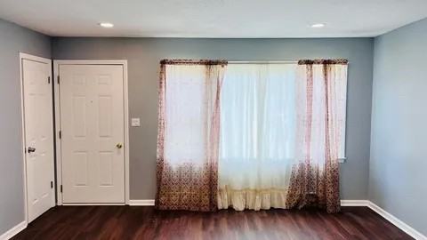 2141 Robin Hood Ct - Photo 5 of 14