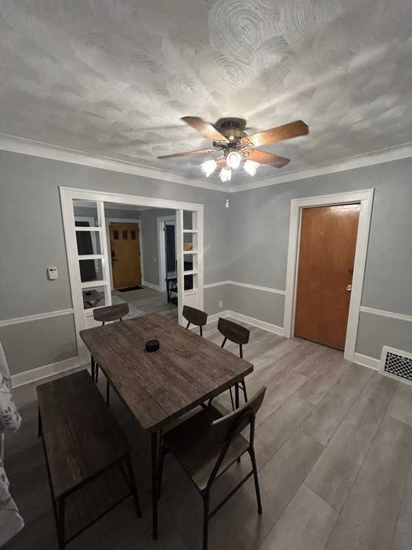 628 Waverly Ave - Photo 7 of 14