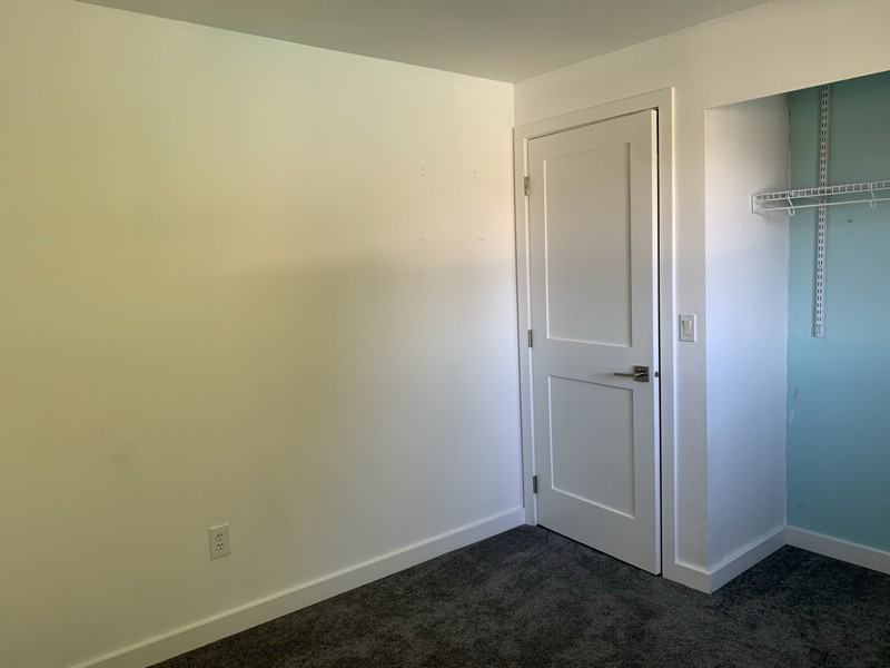 4213 S 185th St - Photo 3 of 8