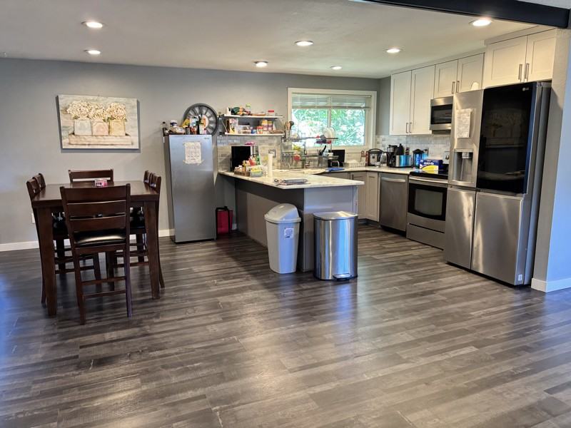 4213 S 185th St - Photo 7 of 8