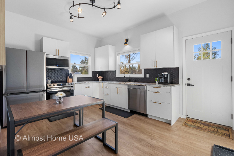 1335 Rhode Island St - Photo 4 of 16