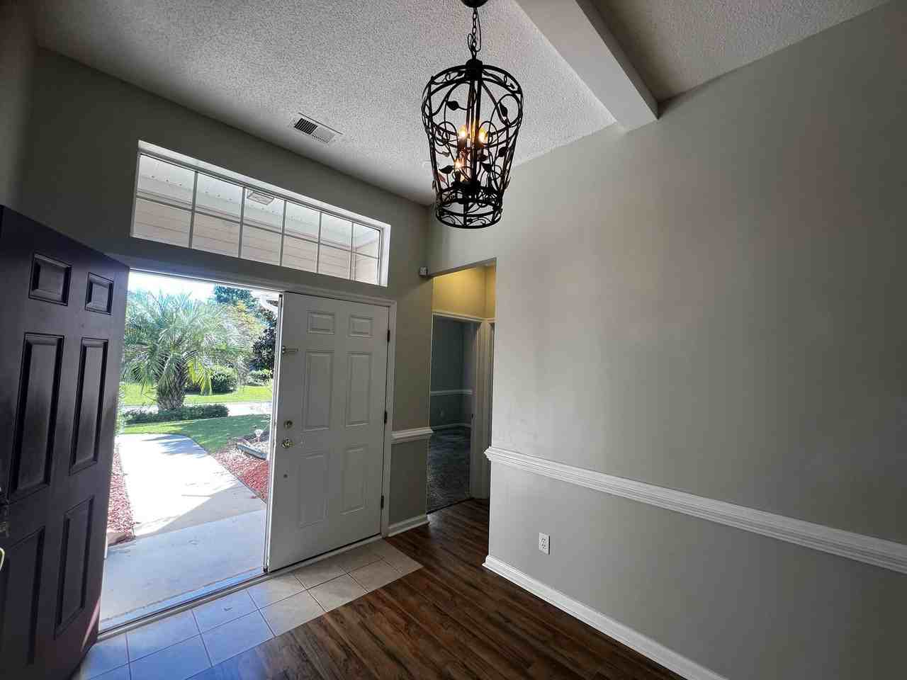 404 Blackberry Ln - Photo 4 of 29