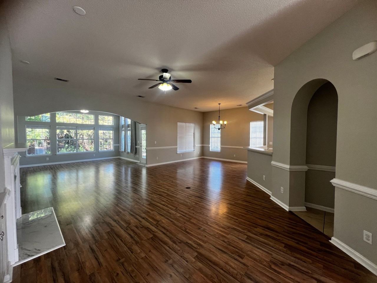 404 Blackberry Ln - Photo 5 of 29