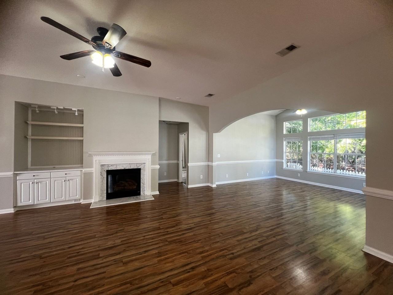 404 Blackberry Ln - Photo 6 of 29