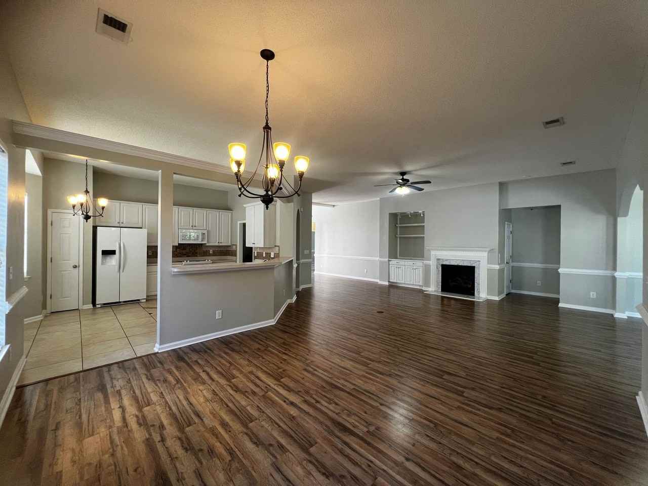 404 Blackberry Ln - Photo 7 of 29