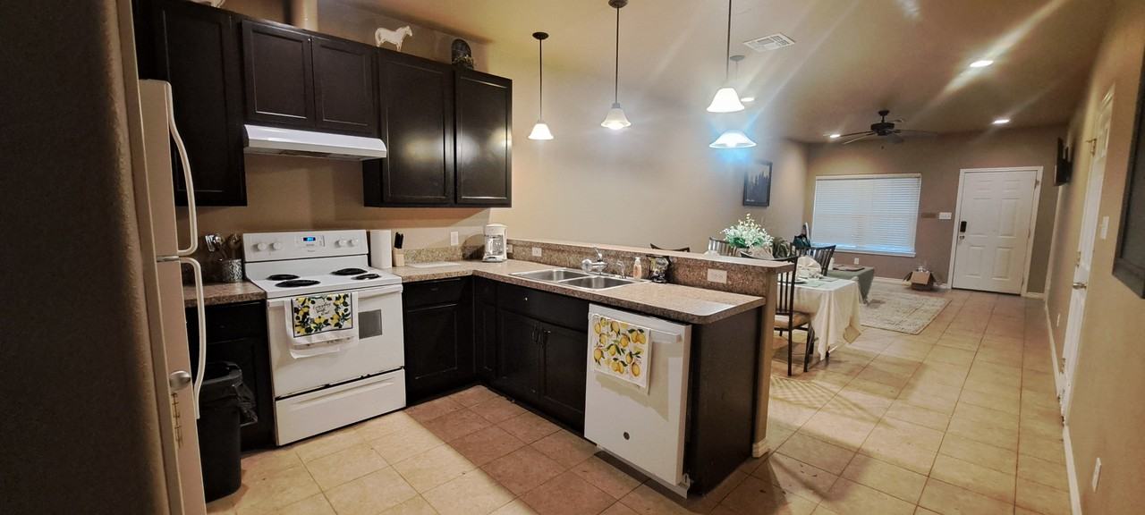 503 E Tullos St #B - Photo 2 of 9