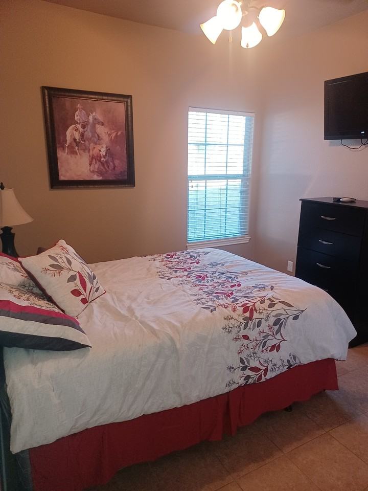 503 E Tullos St #B - Photo 7 of 9