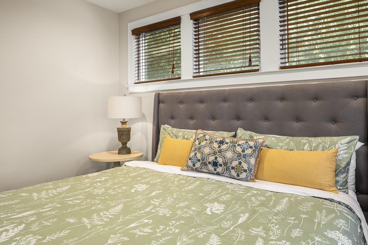 279 E Chestnut St #101 - Photo 4 of 27