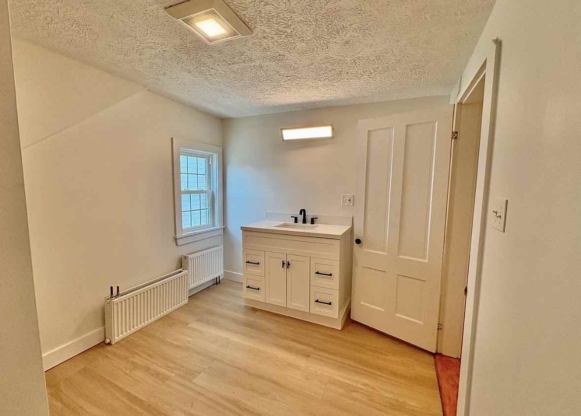 24 York St #NA - Photo 2 of 11