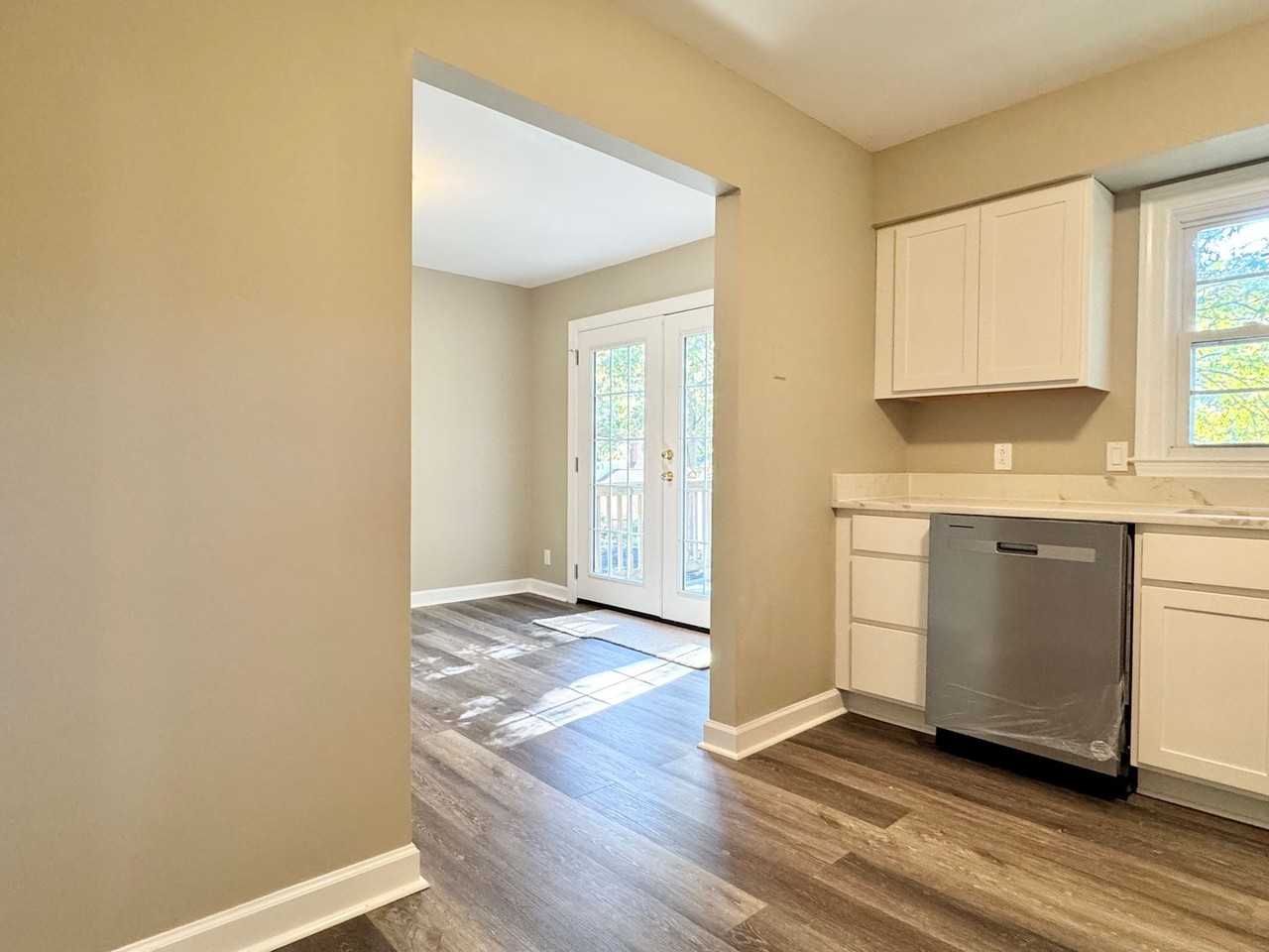 2 Kelly Ct - Photo 3 of 32