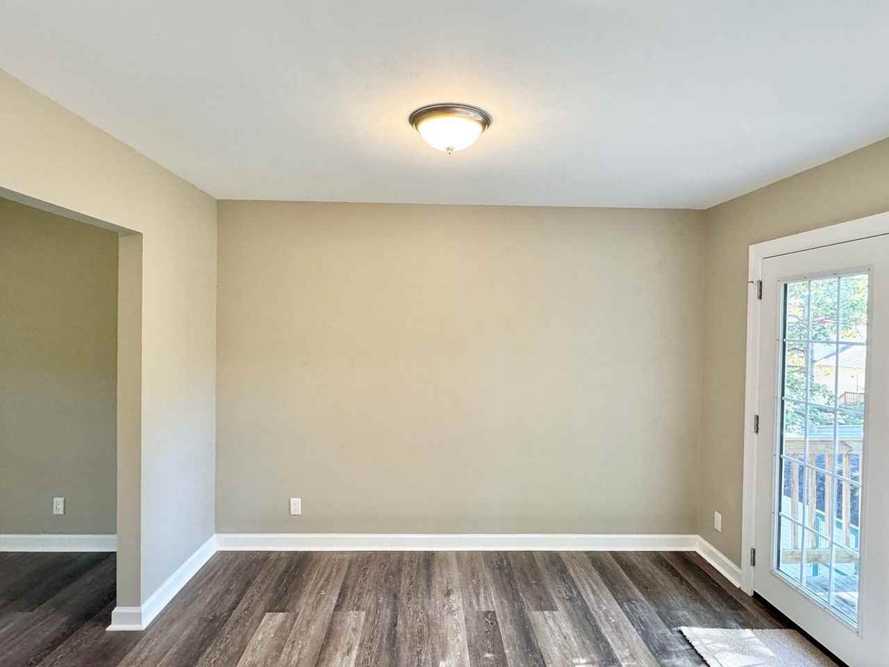 2 Kelly Ct - Photo 4 of 32