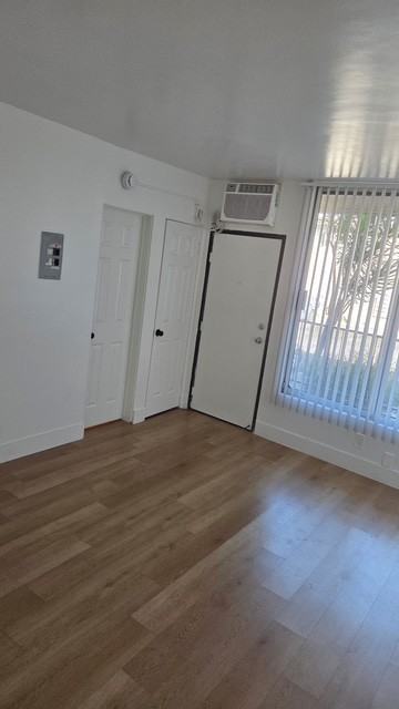 123 W 12th St #105 - Photo 6 of 8