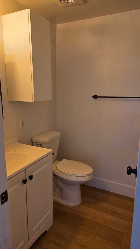 123 W 12th St #105 - Photo 7 of 8