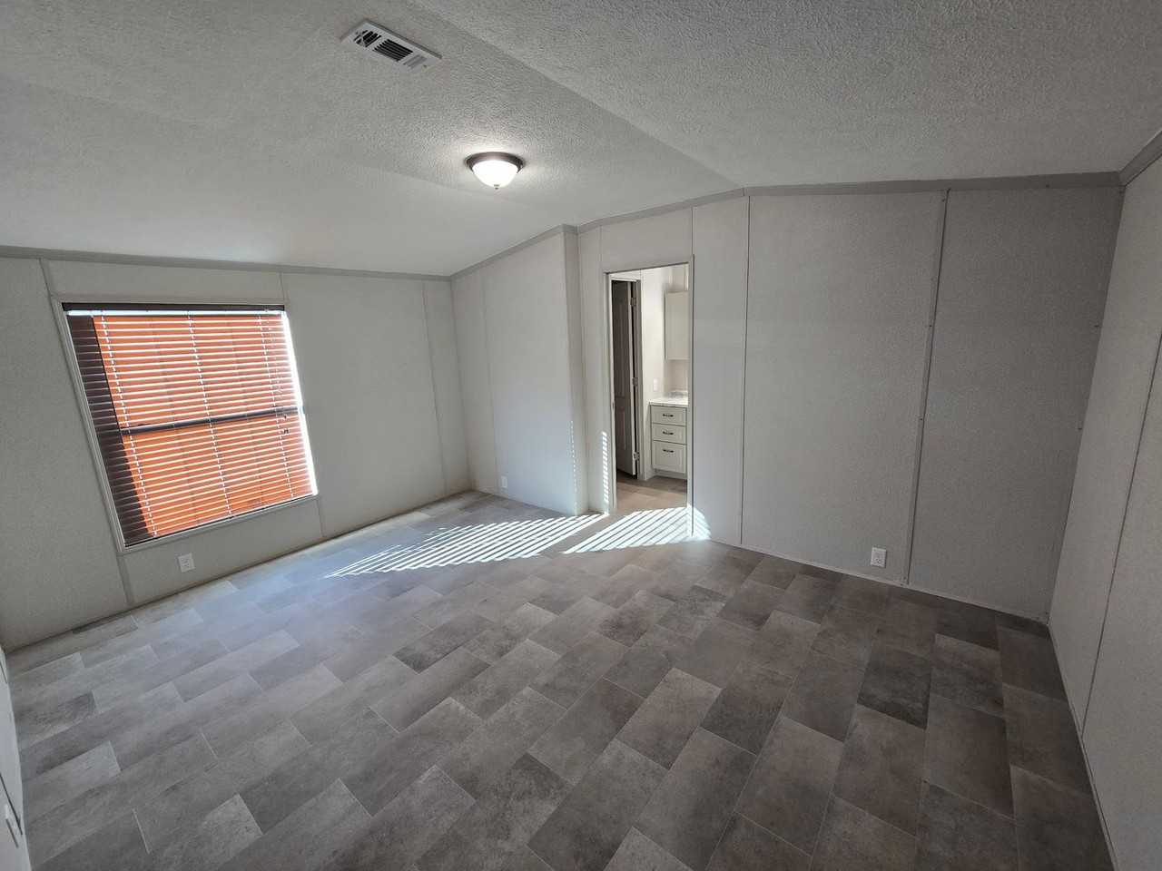 Blue Angel MHP - Photo 4 of 25